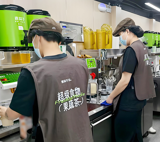 自有研发团队，每季上新